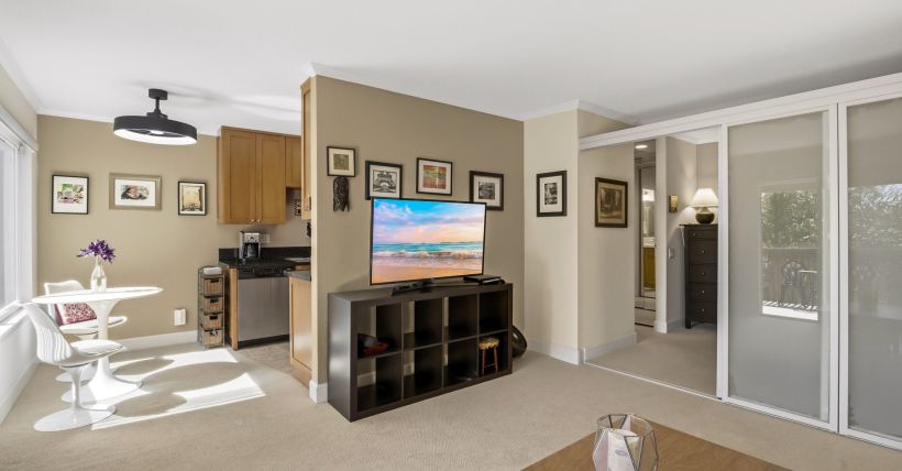 8581 Villa La Jolla Dr Apt G, La Jolla, CA 92037 - Glen Henderson